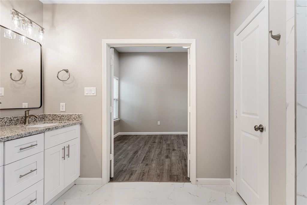 1321 E 35th Street - Photo 17