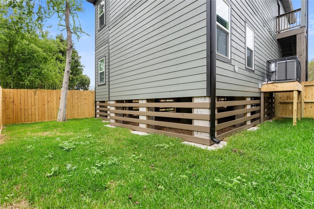1321 E 35th Street - Photo 21
