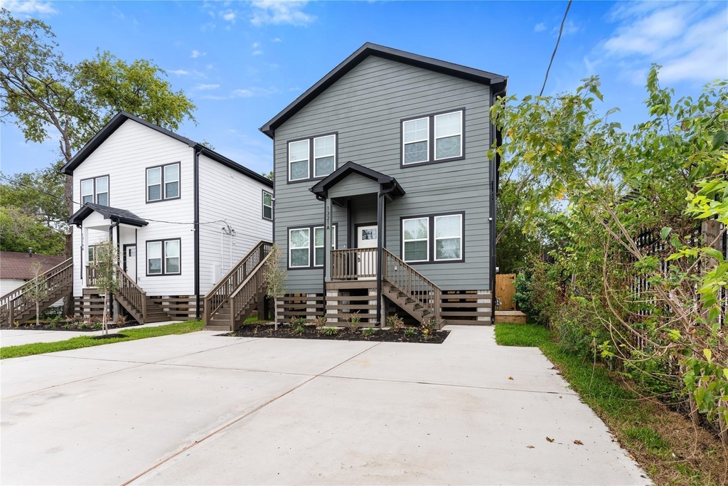 1321 E 35th Street - Photo 1