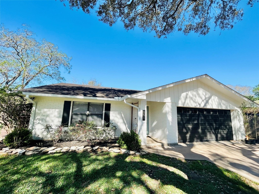 108 Creek Bend Lane - Photo 1