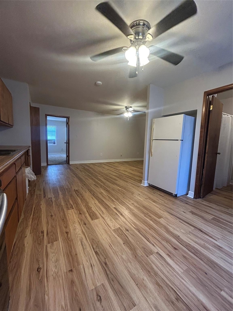 1312 N Avenue R - Photo 8