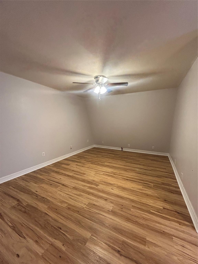 1312 N Avenue R - Photo 11
