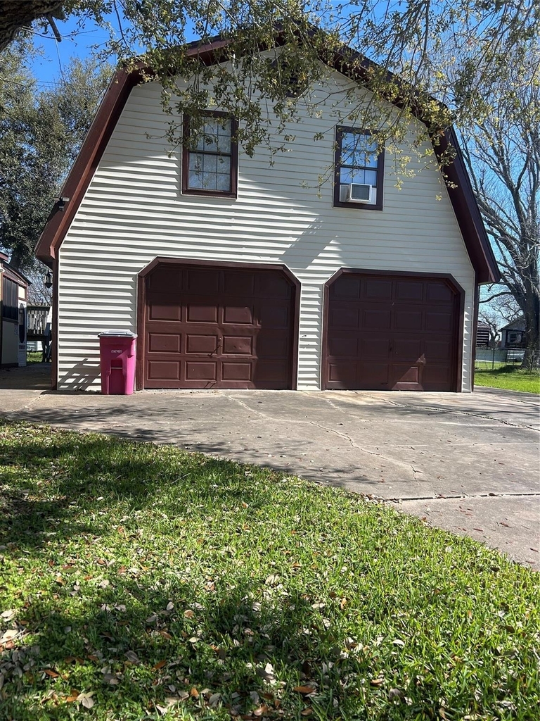 1312 N Avenue R - Photo 1