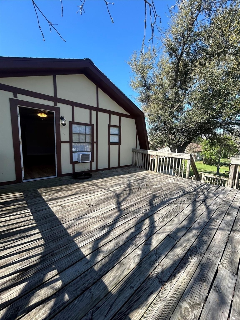 1312 N Avenue R - Photo 5