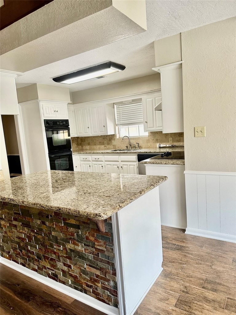103 Wroxton - Photo 6
