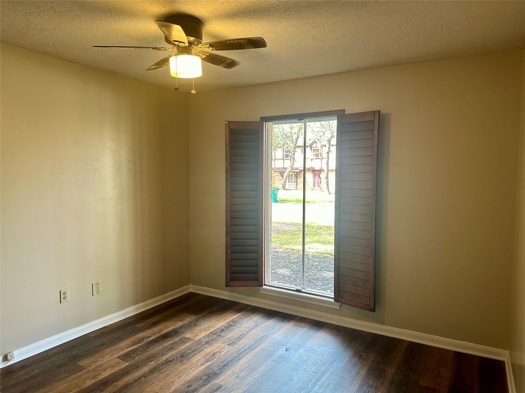 103 Wroxton - Photo 11