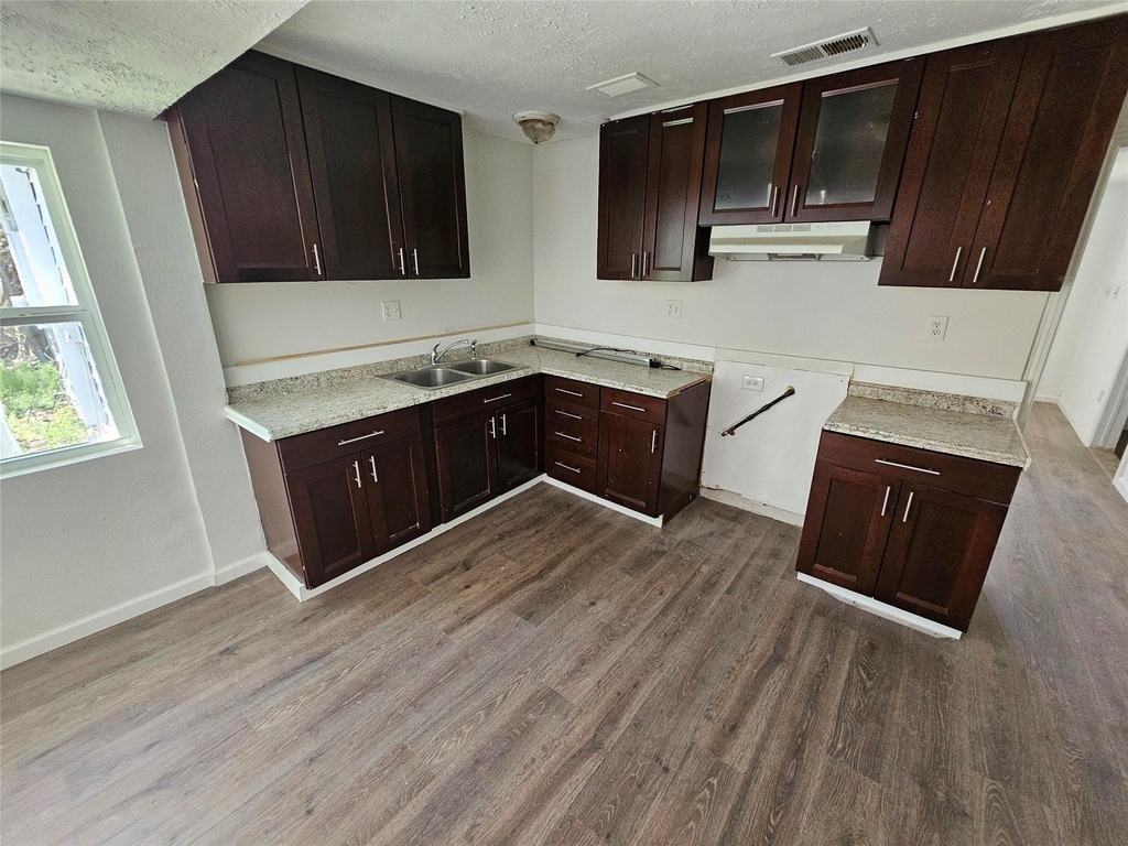 6015 Beekman Road - Photo 2