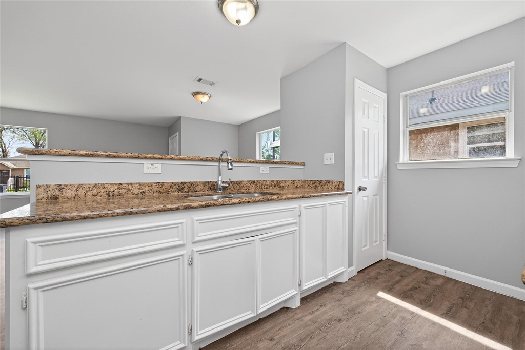 7521 Dyer Street - Photo 10