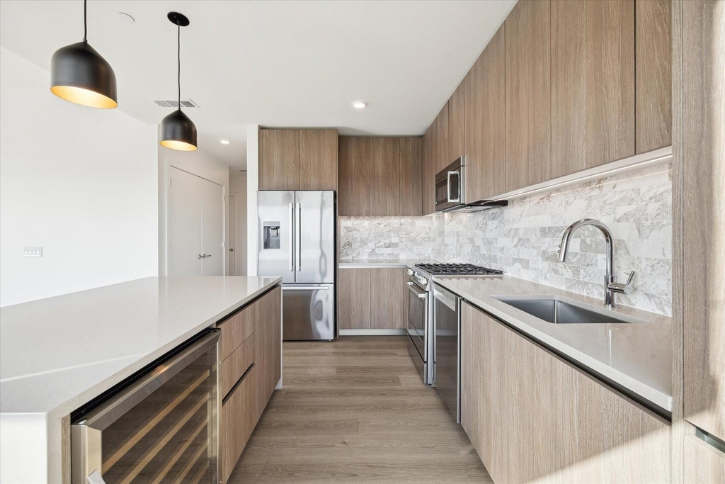 1 Riva Row - Photo 2