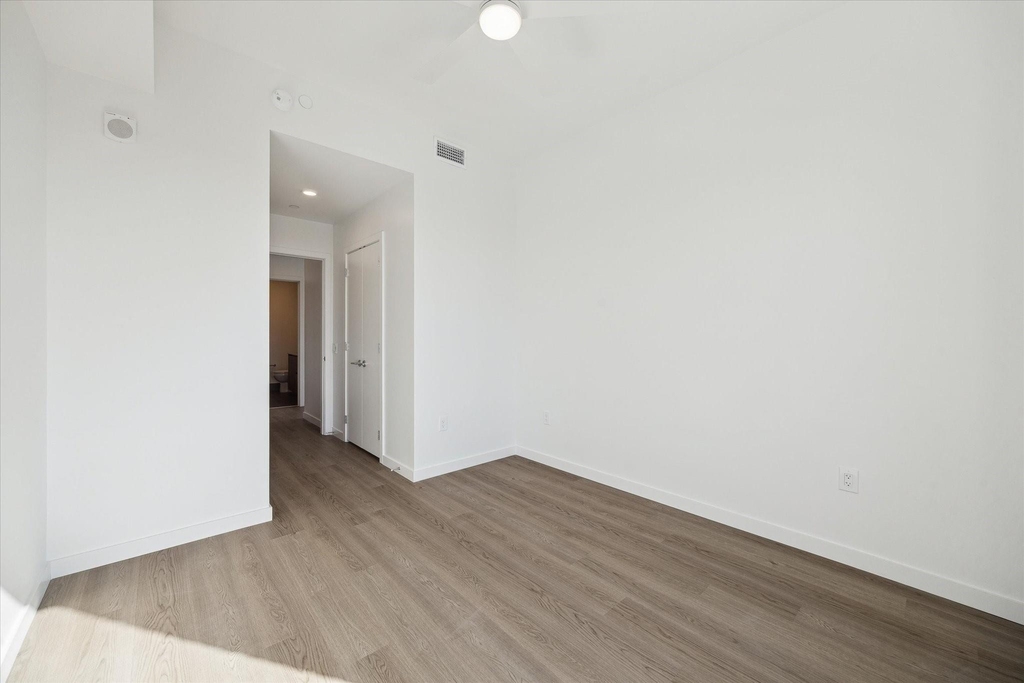 1 Riva Row - Photo 7