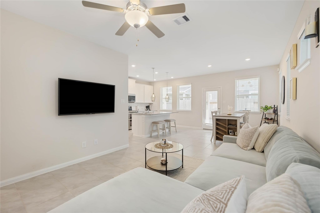 1512 Parkland Oak Drive - Photo 0