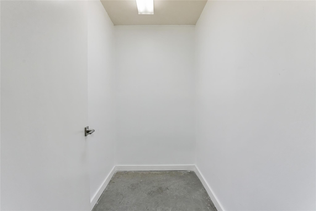 2000 Bagby Street - Photo 16
