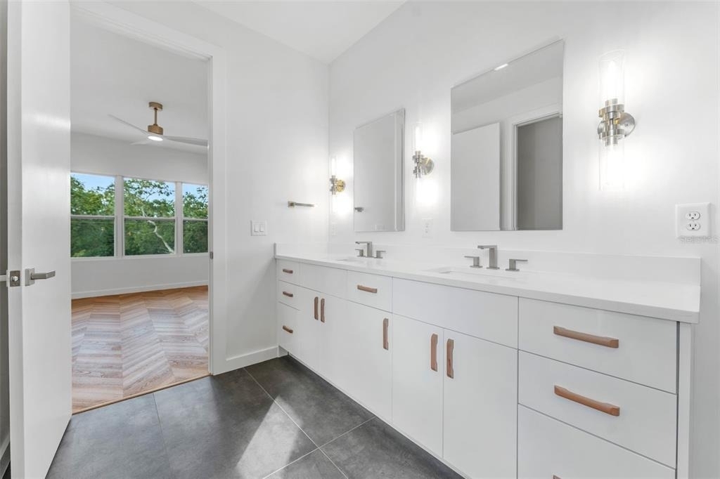 102 W Adalee Street - Photo 20