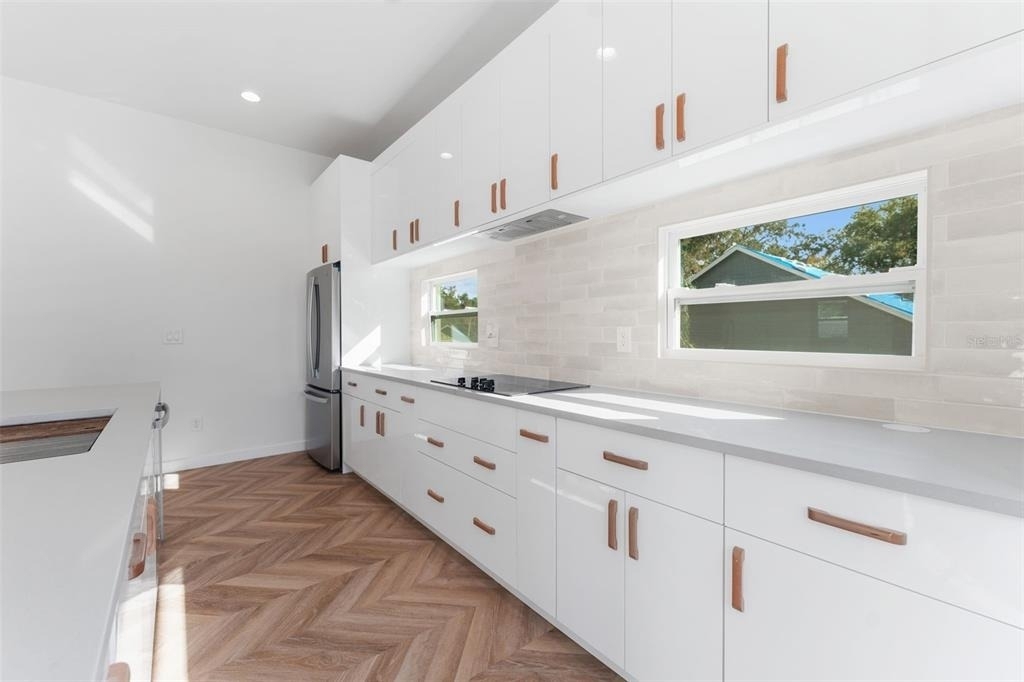 102 W Adalee Street - Photo 4