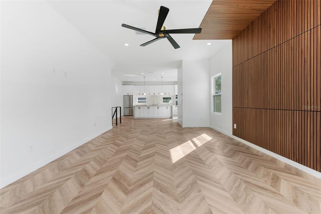 102 W Adalee Street - Photo 8