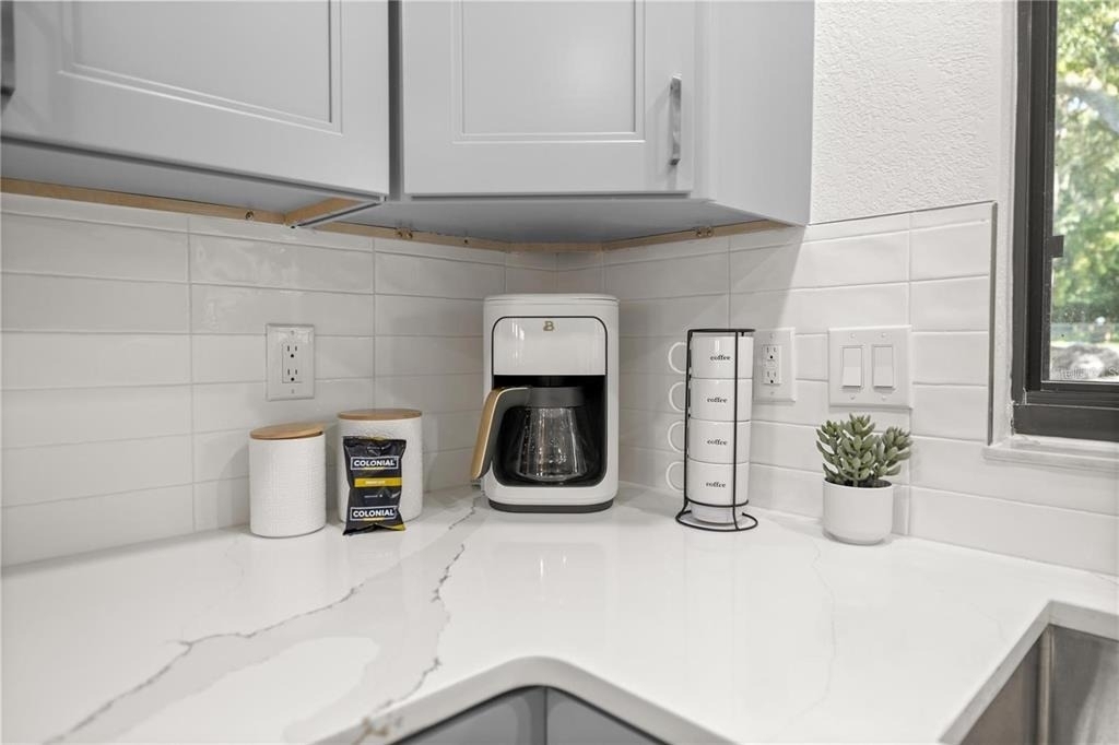 10380 Nw 21st Street - Photo 2