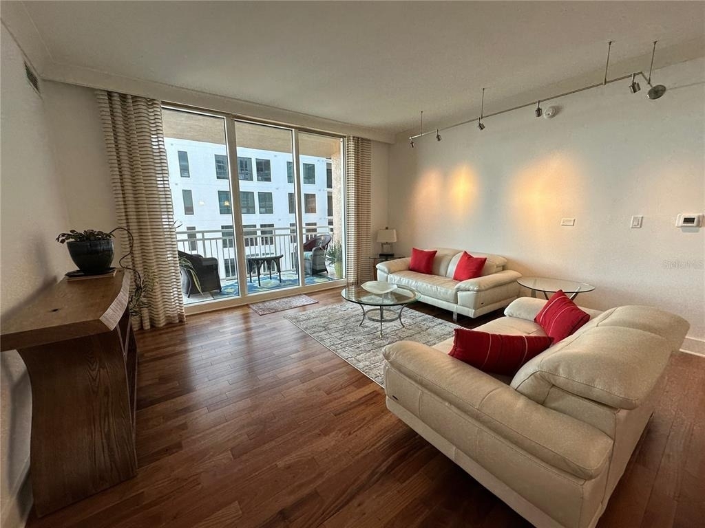 1350 Main Street - Photo 29
