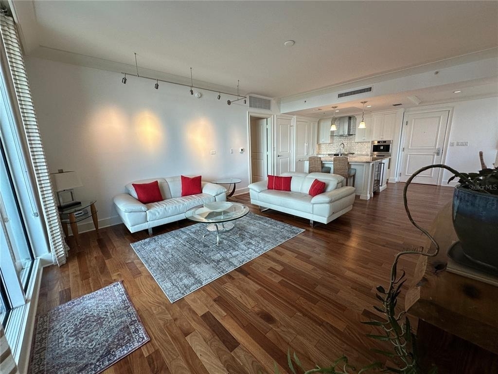 1350 Main Street - Photo 32