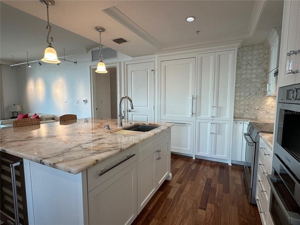 1350 Main Street - Photo 6