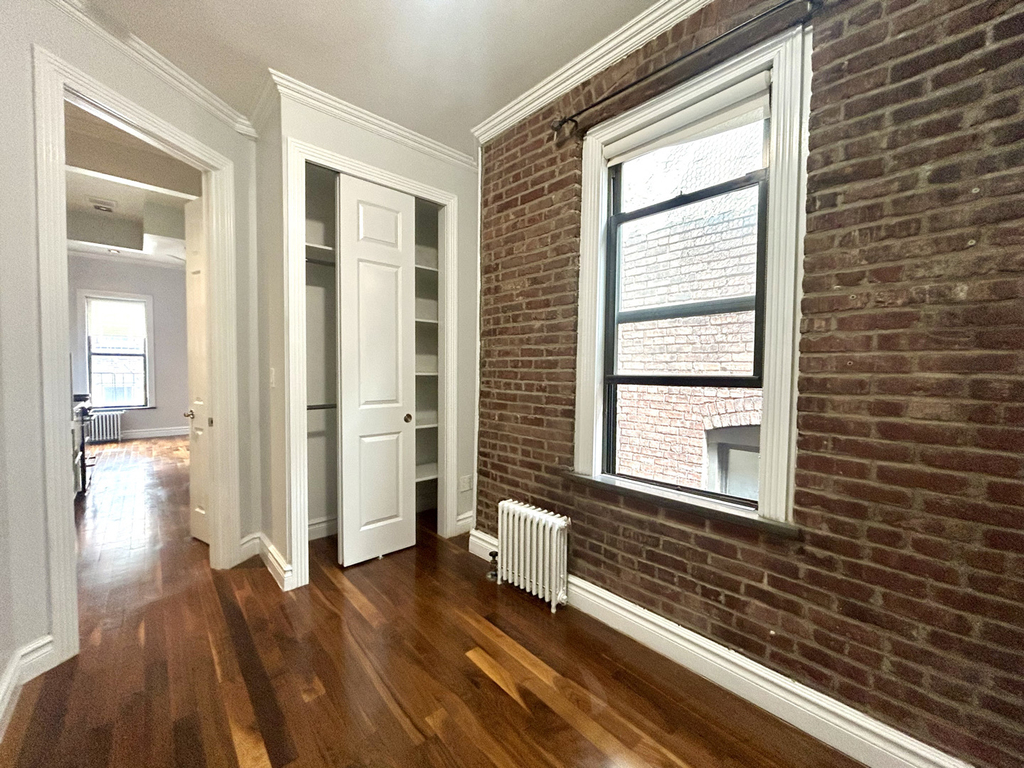 Leroy Street - Photo 4