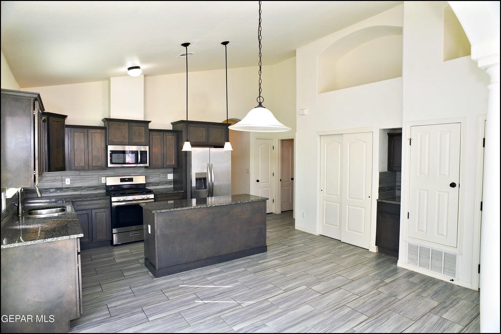 781 Croxdale Street - Photo 10