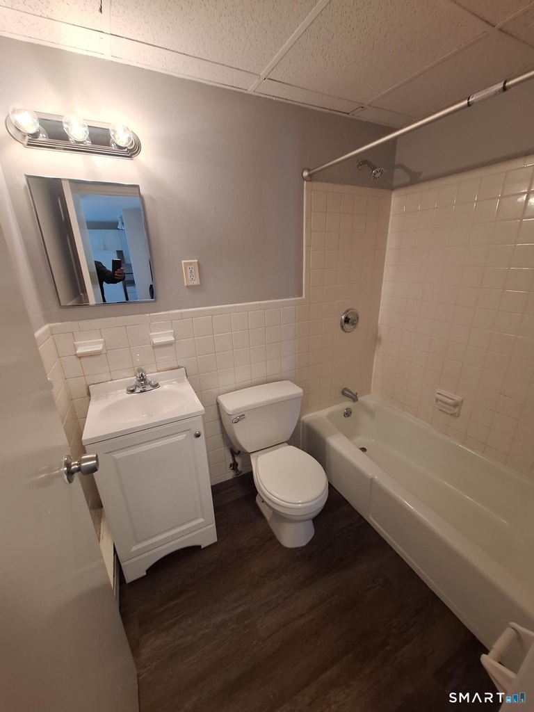 217 Hollister Avenue - Photo 5
