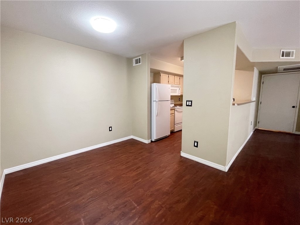 555 E Silverado Ranch Boulevard - Photo 15