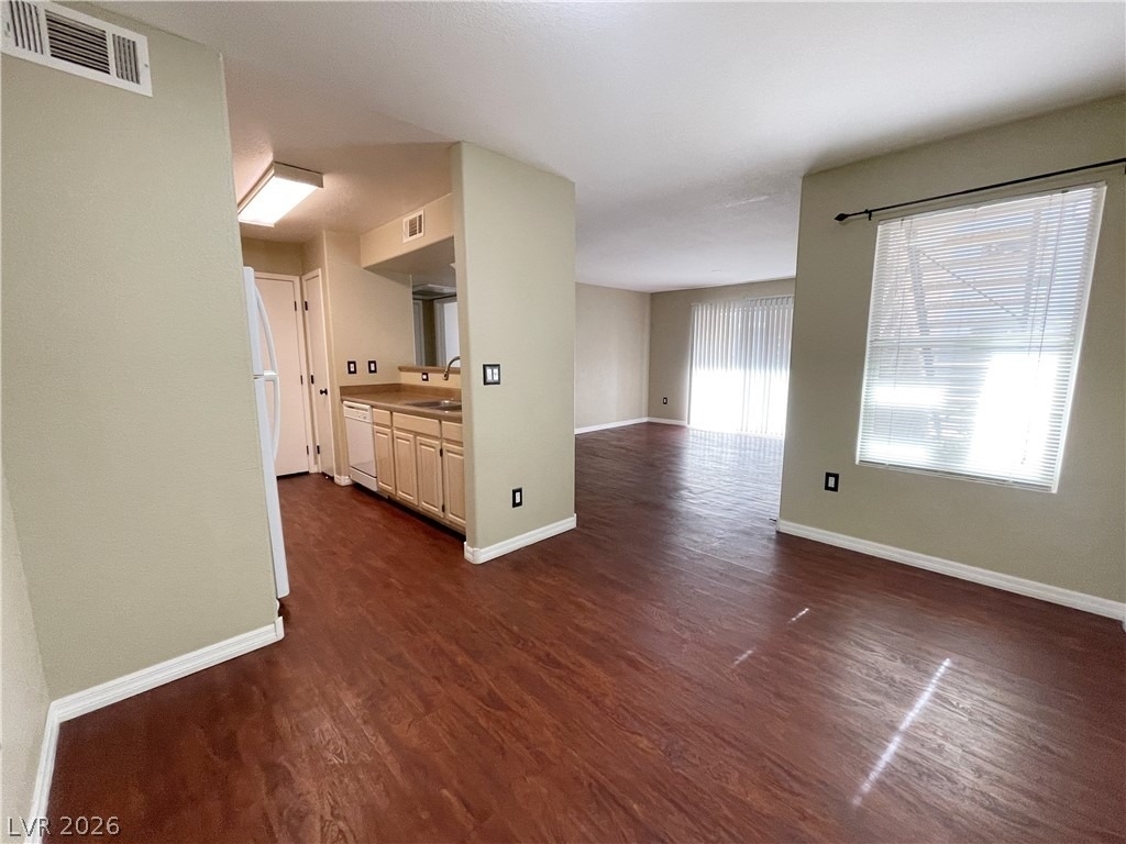 555 E Silverado Ranch Boulevard - Photo 13