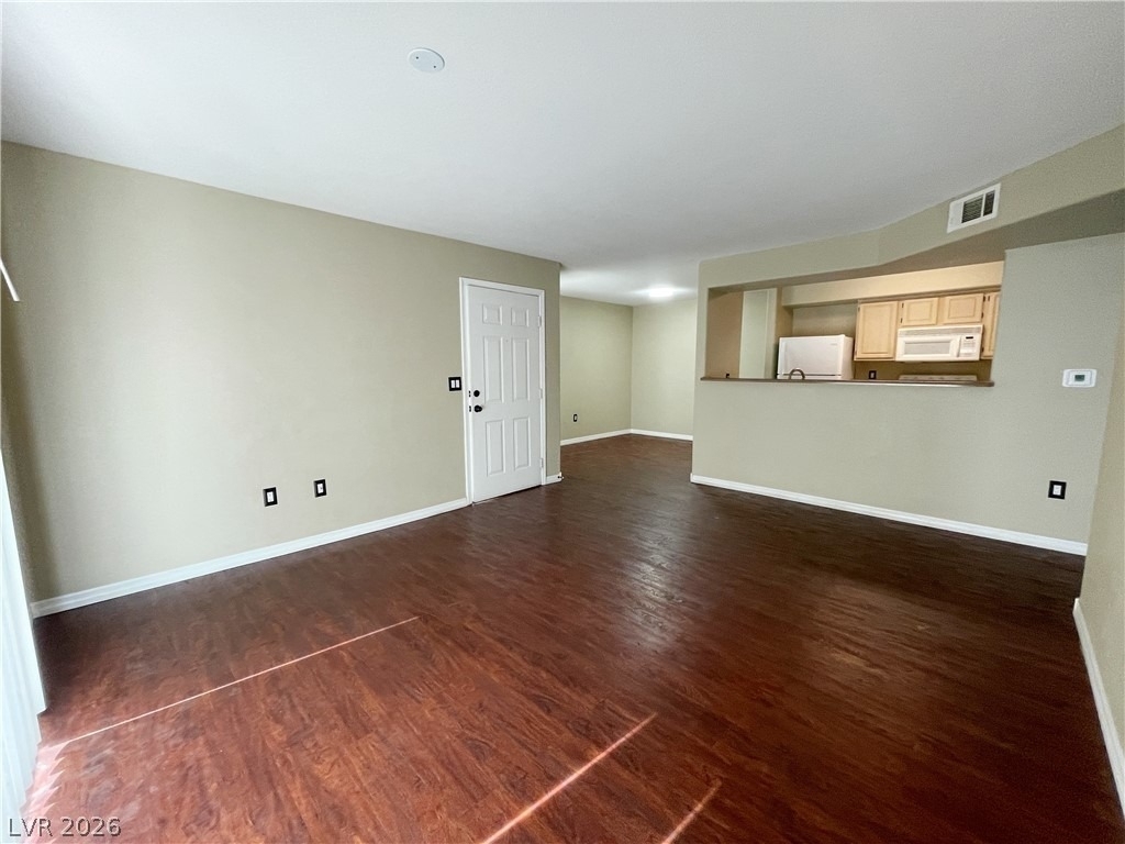 555 E Silverado Ranch Boulevard - Photo 19
