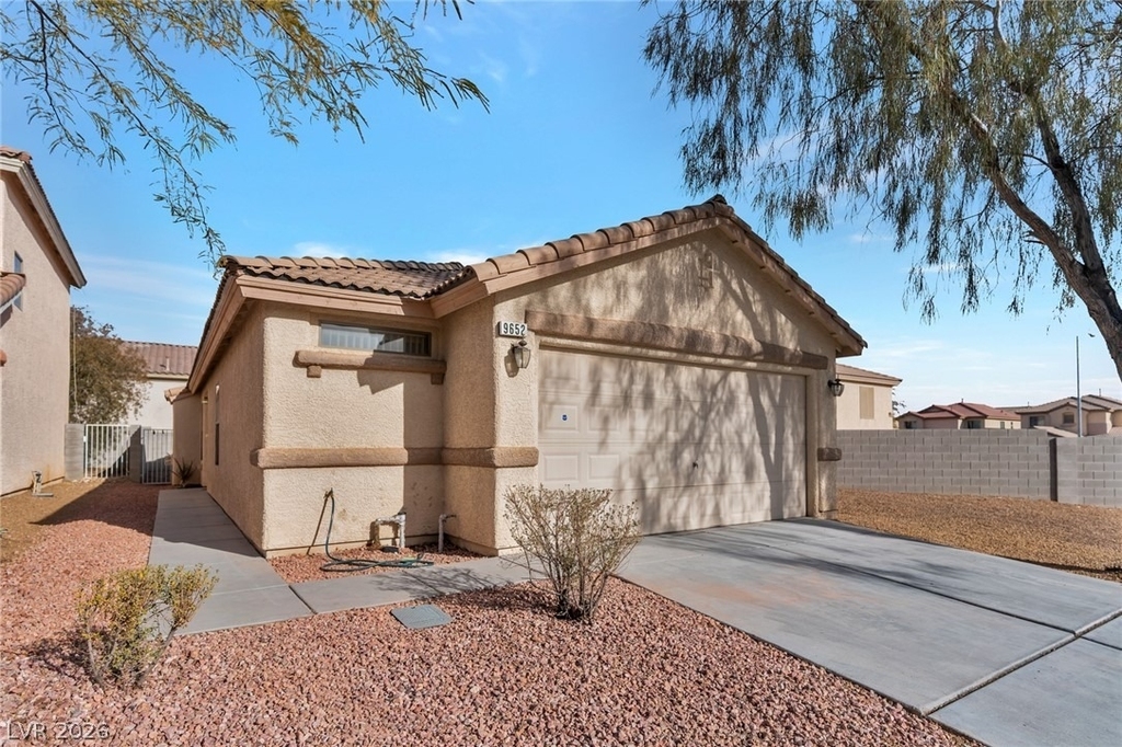 9652 Brooks Lake Avenue - Photo 2