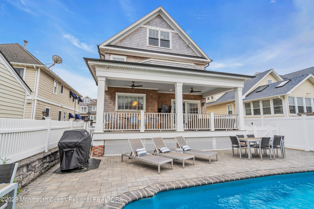 32 3rd Avenue - Photo 1