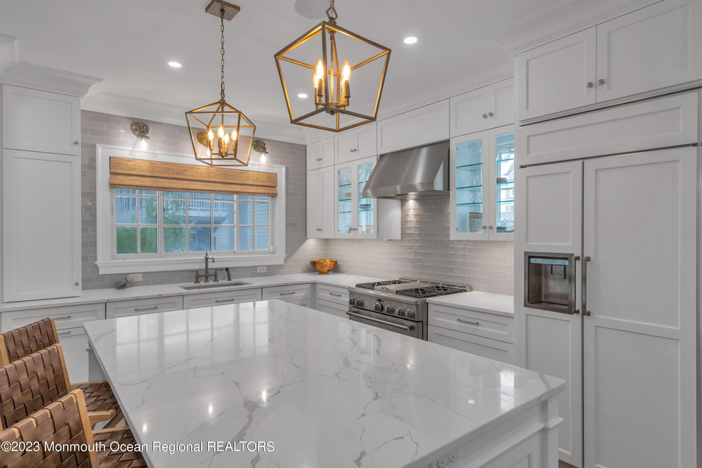 32 3rd Avenue - Photo 3