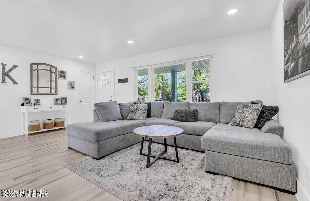 1506 Evergreen Avenue - Photo 1