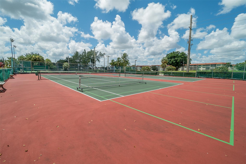 8990 S Hollybrook Boulevard - Photo 31