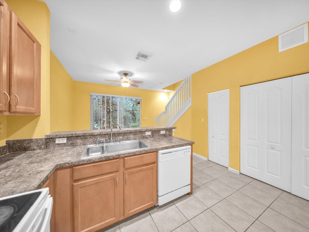 21223 Nw 14th Place - Photo 6