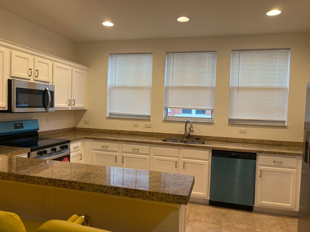 833 Millbrae Court - Photo 0