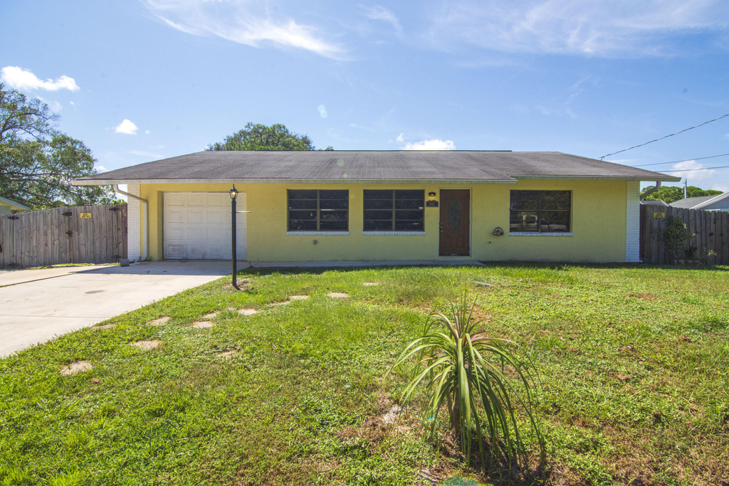 6113 Yucca Drive - Photo 0
