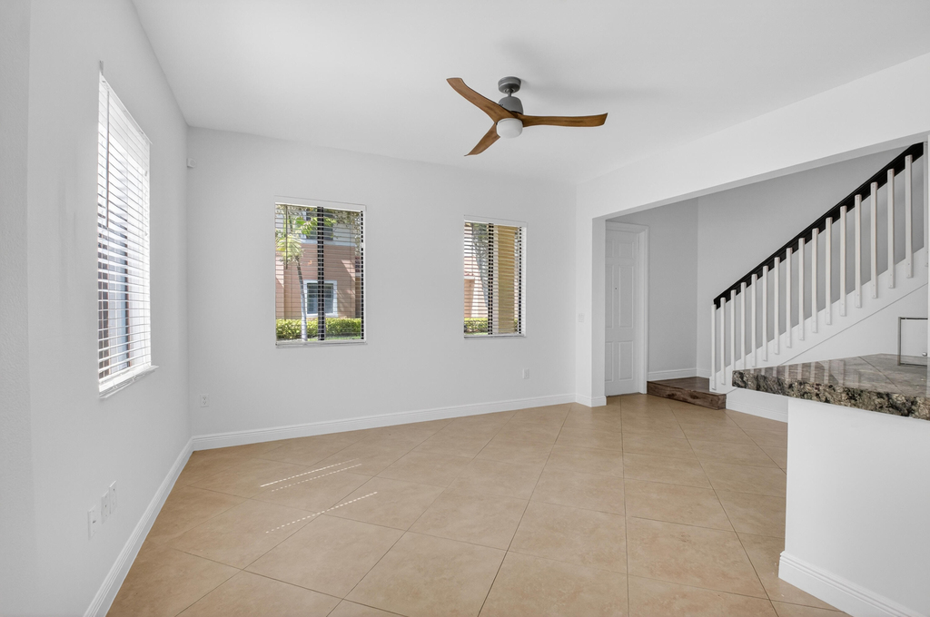 2515 Venetian Court - Photo 11