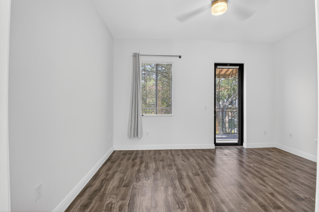 2515 Venetian Court - Photo 17