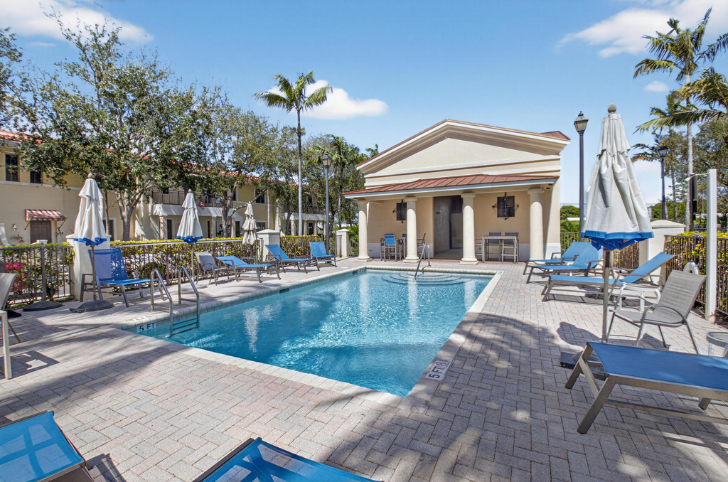 2515 Venetian Court - Photo 31