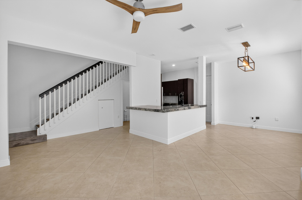 2515 Venetian Court - Photo 8