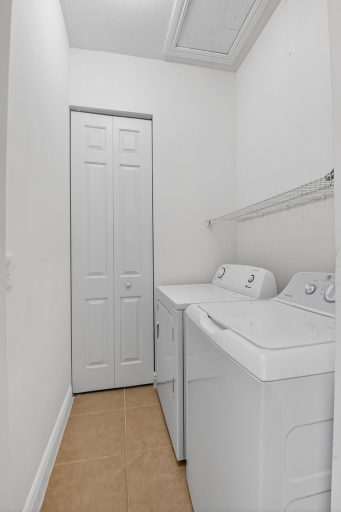 2515 Venetian Court - Photo 30