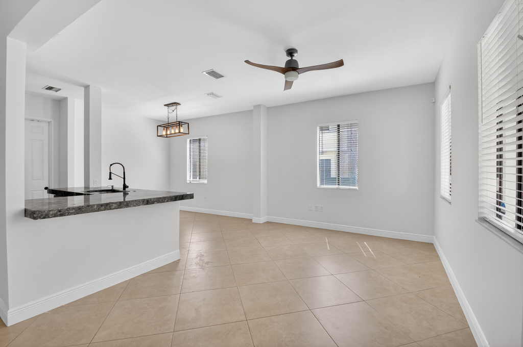 2515 Venetian Court - Photo 7