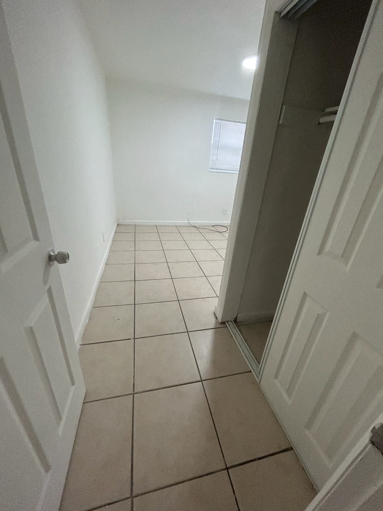 900 Nw 17th Avenue - Photo 0