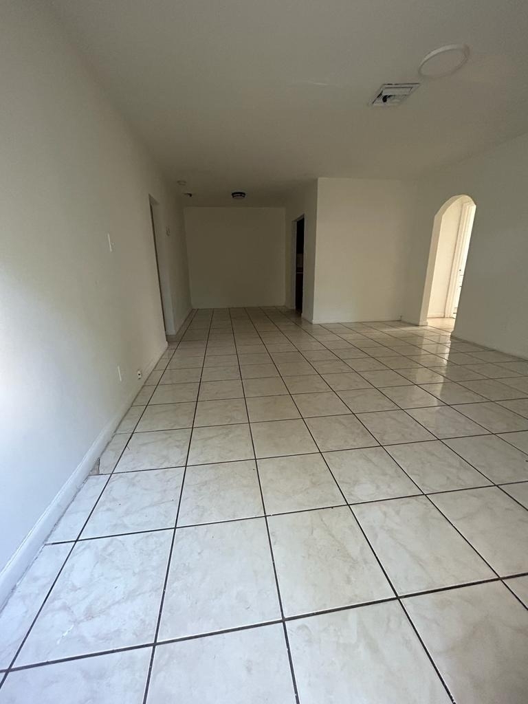 900 Nw 17th Avenue - Photo 1