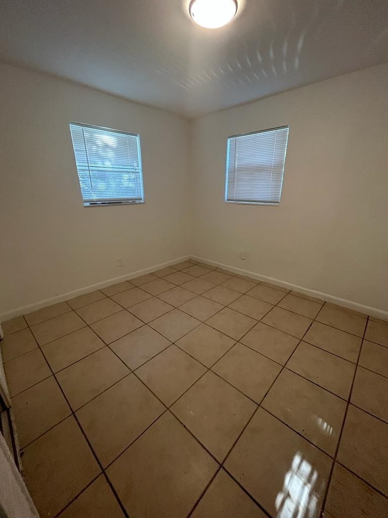 900 Nw 17th Avenue - Photo 5