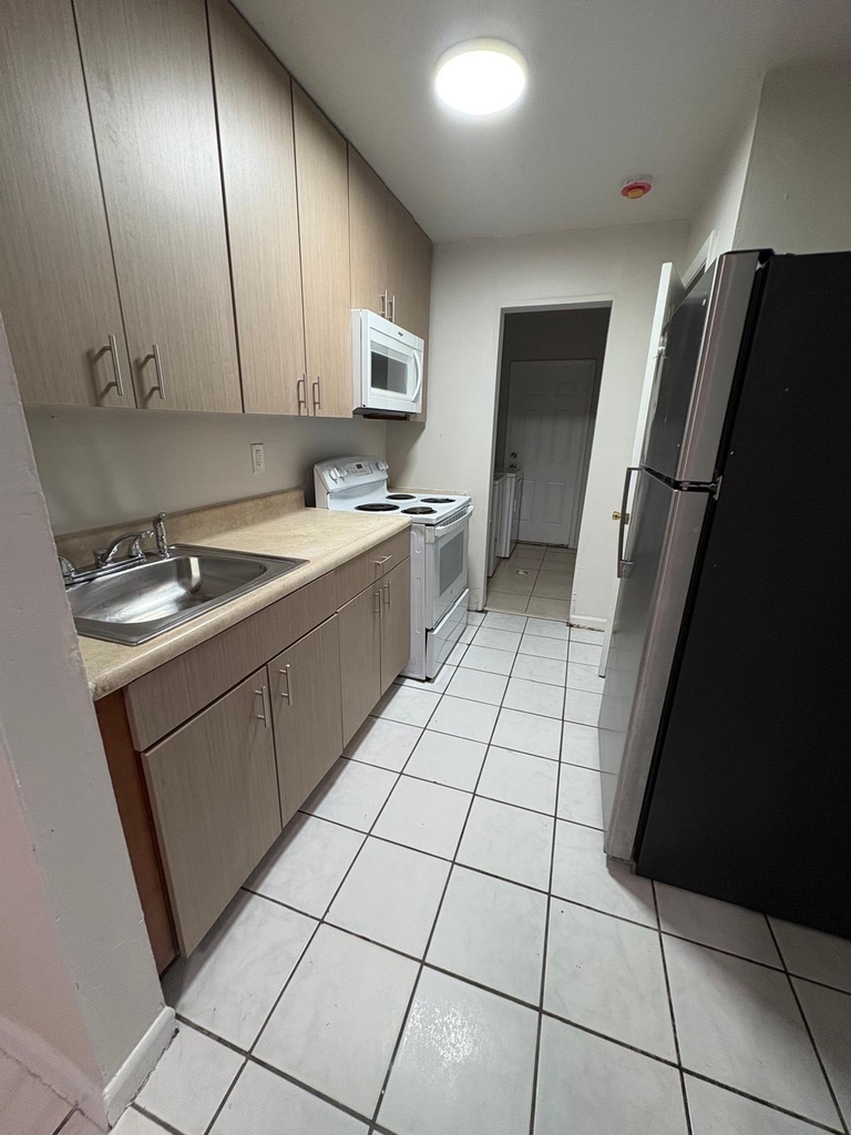 900 Nw 17th Avenue - Photo 20