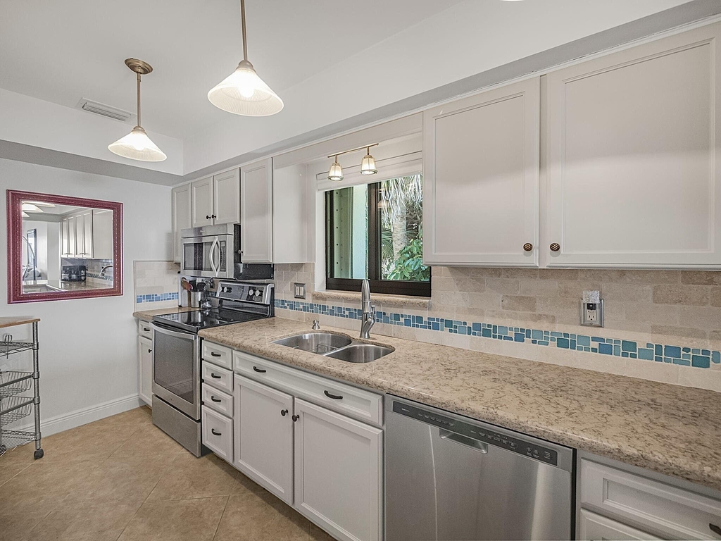 175 Se Saint Lucie Boulevard - Photo 4