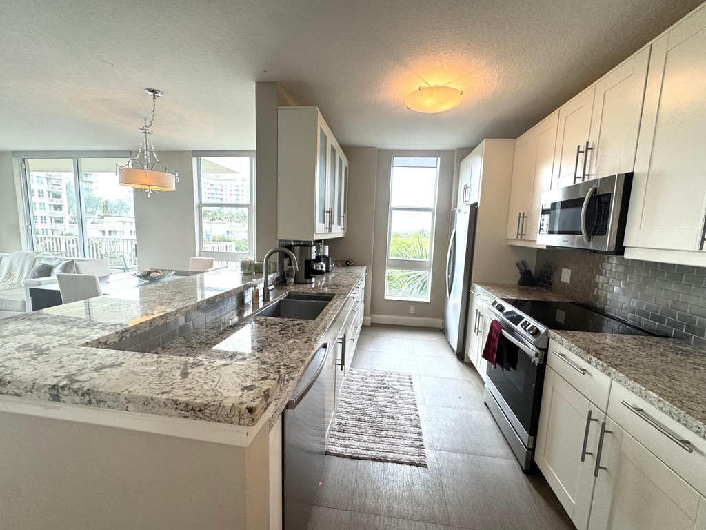700 E Boynton Beach Boulevard - Photo 1