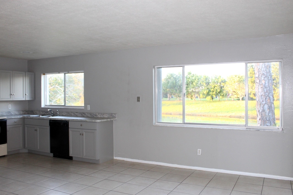 1618 Se Elkhart Terrace - Photo 4